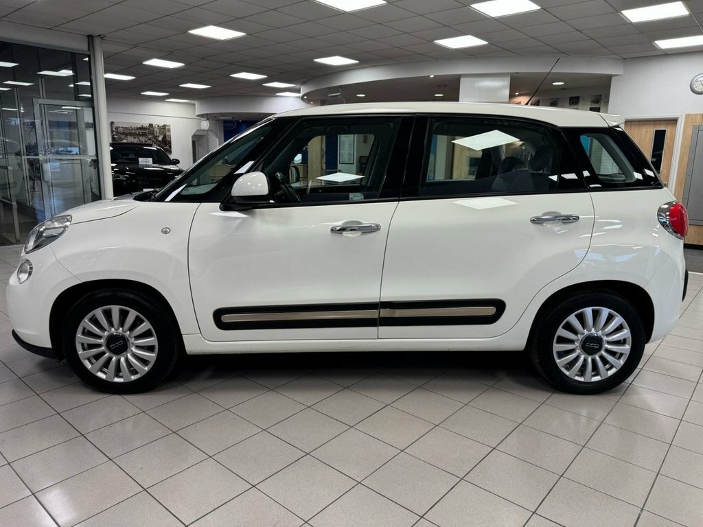 Fiat 500L Mpv White #4