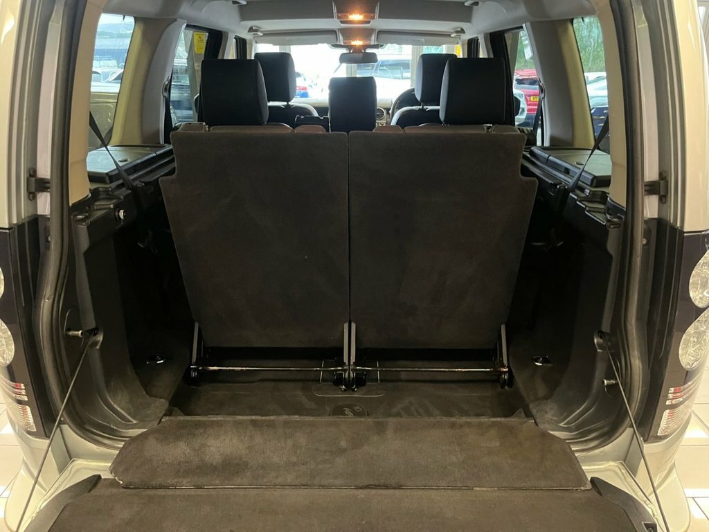 Land Rover Discovery 4 3L Graphite Gold #17