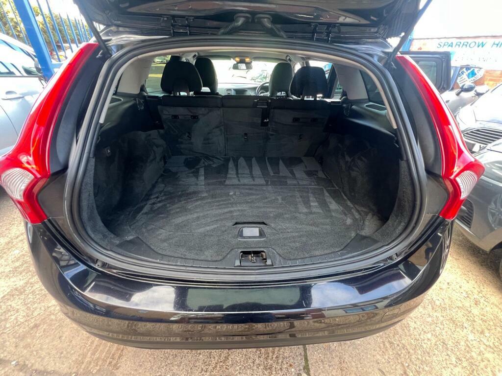 Volvo V60 Drive 115 R Design White #16