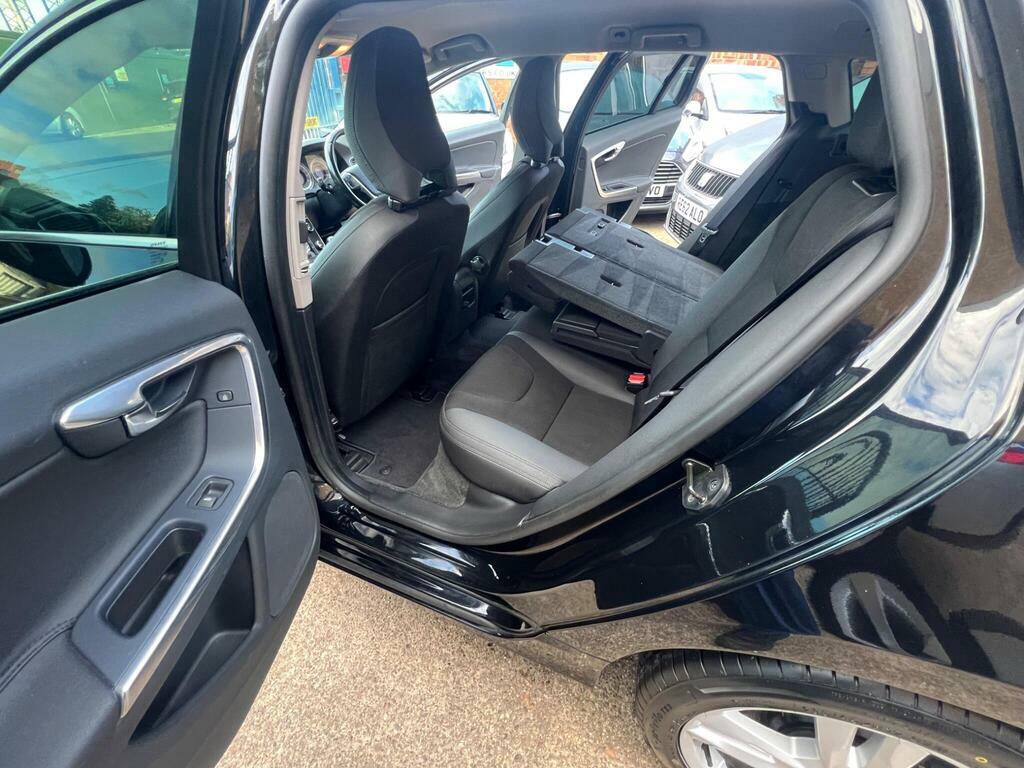 Volvo V60 Drive 115 R Design White #17