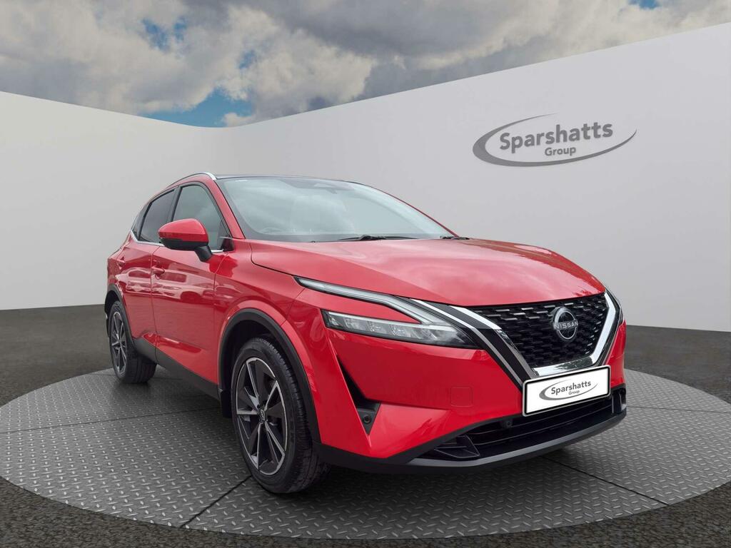 Nissan Qashqai Tekna Red