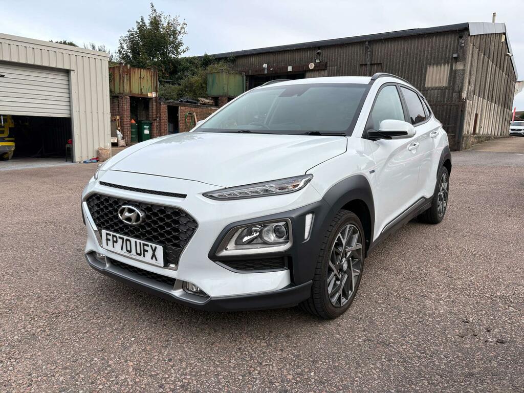 Hyundai Kona Premium White #2