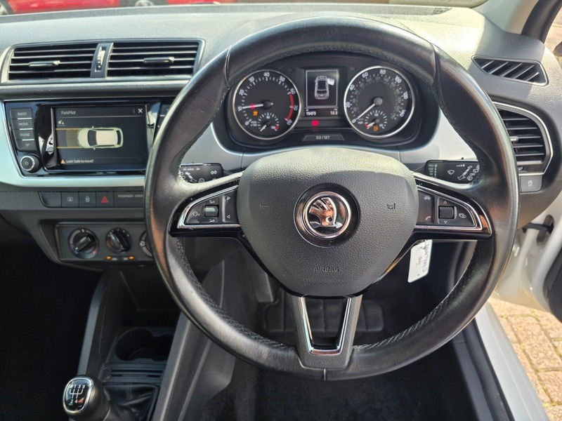 Skoda Fabia Colour Edition Tsi White #2