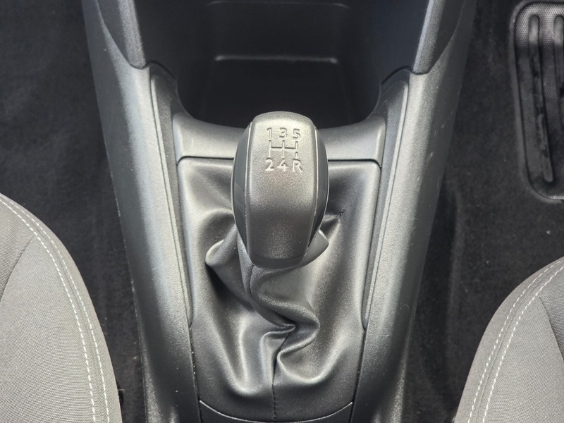 Peugeot 208 Active Silver #17