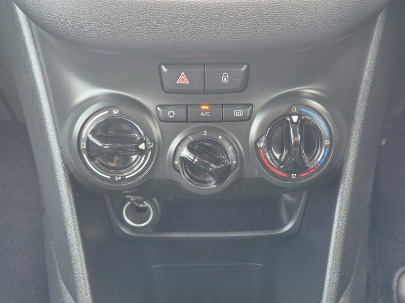 Peugeot 208 Active Silver #16