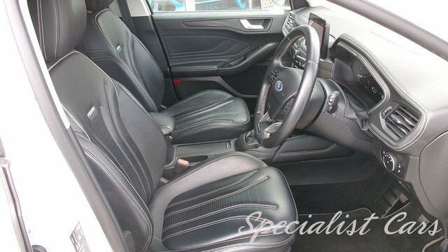 Ford Focus 1.0T Ecoboost Vignale Hatchback White #2