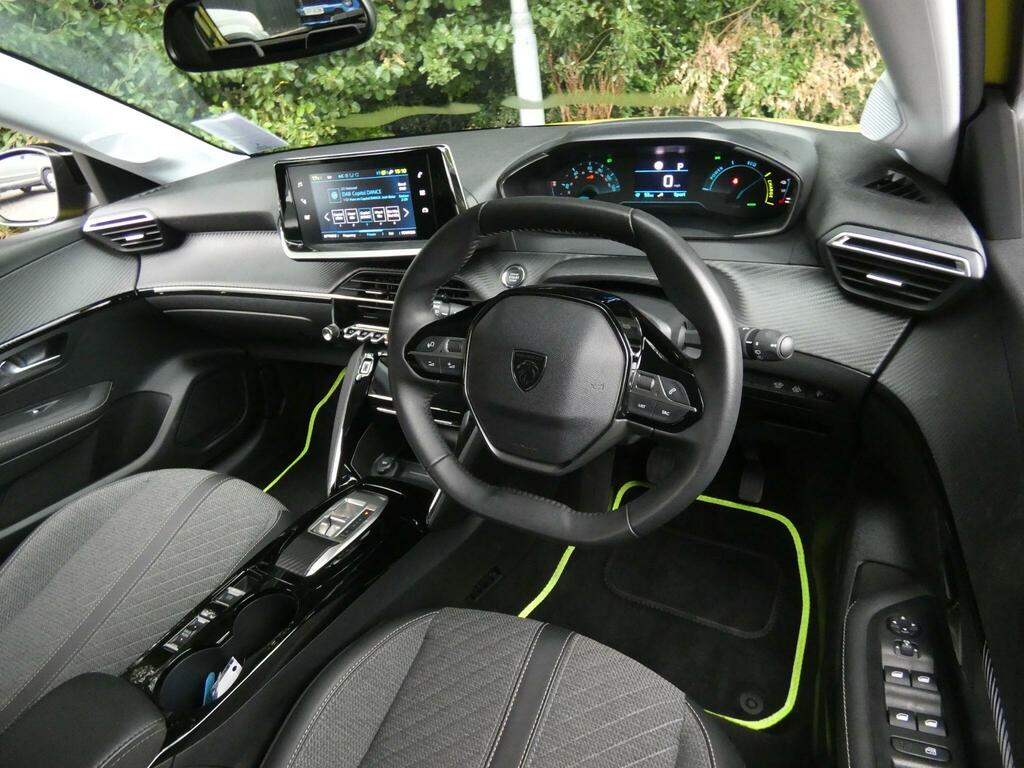 Peugeot e-208 50Kwh E-style 11Kw Charger Yellow #2
