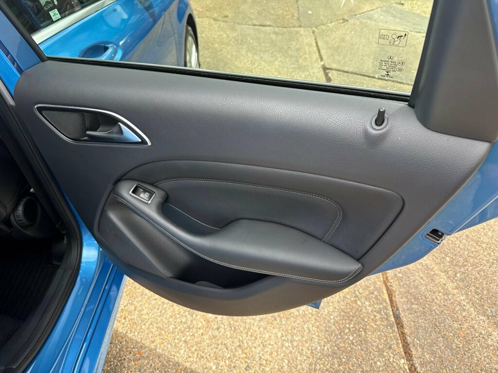 Mercedes-Benz B Class Mpv Black #29
