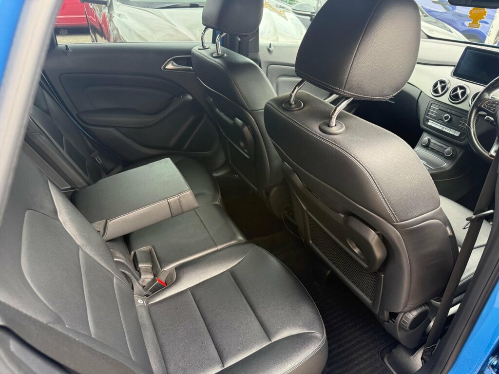 Mercedes-Benz B Class Mpv Black #26