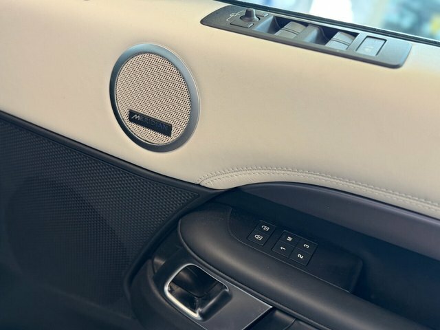 Land Rover Discovery D300 Dynamic Hse Eiger Grey Grey #18