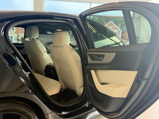 Jaguar XE 2.0 D200 R-dynamic S White #18