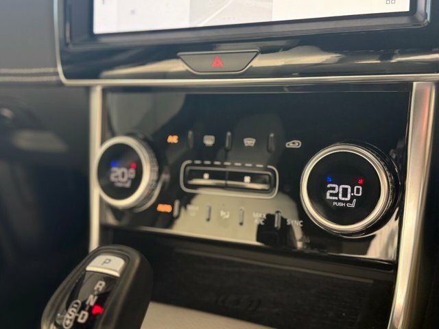Jaguar XE 2.0 D200 R-dynamic S White #27