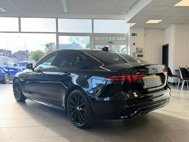 Jaguar XE D200 Mhev R-dynamic Black Black #3