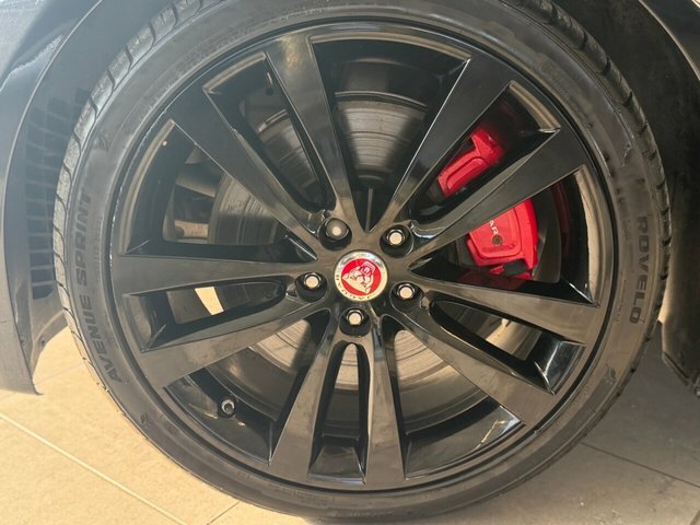 Jaguar XE 2.0 D200 R-dynamic S White #9