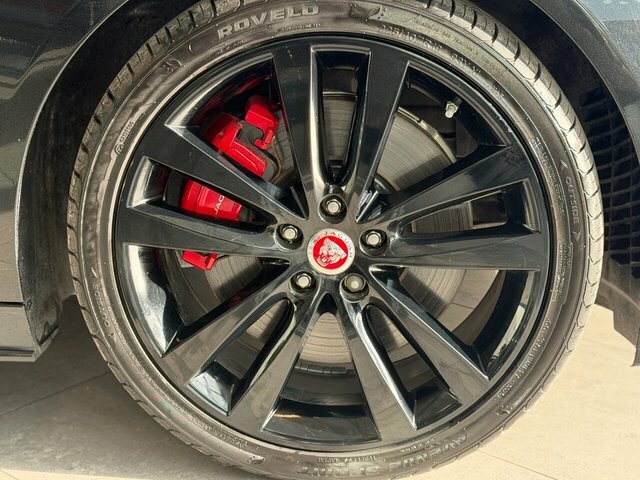 Jaguar XE 2.0 D200 R-dynamic S White #7