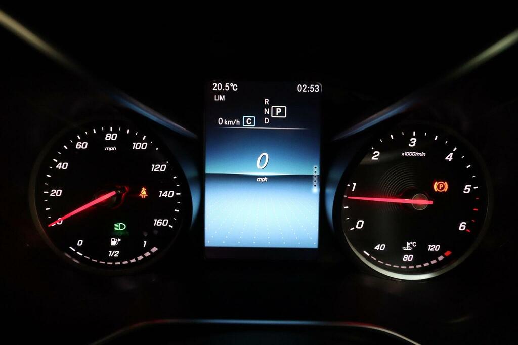 Mercedes-Benz GLC Class Glc 300 Amg Line Premium 4Matic Black #32