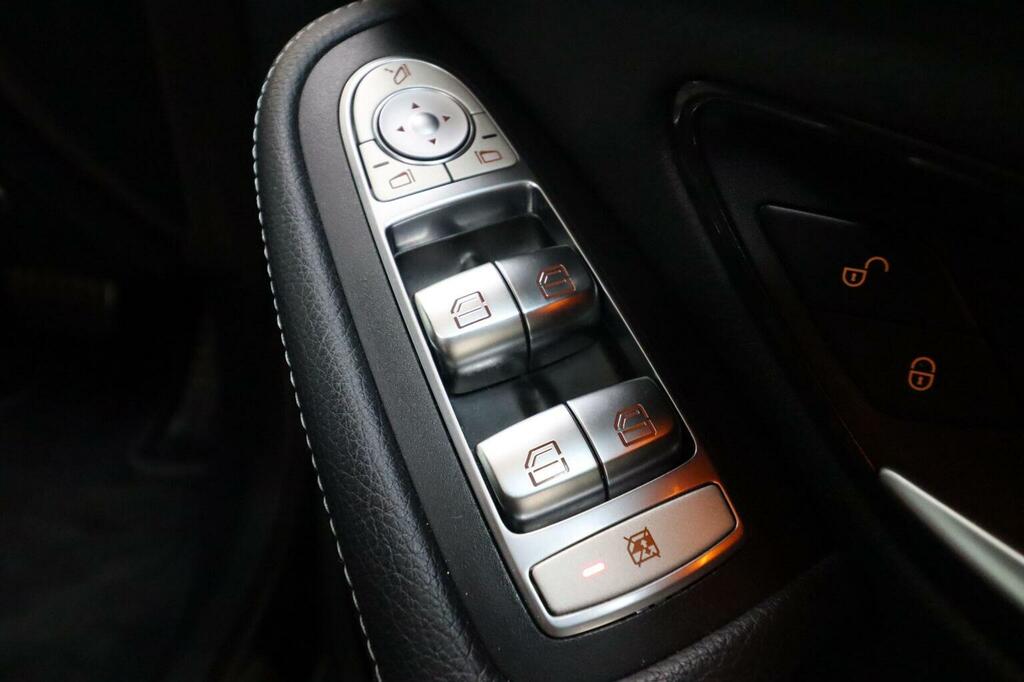 Mercedes-Benz GLC Class Glc 300 Amg Line Premium 4Matic Black #15