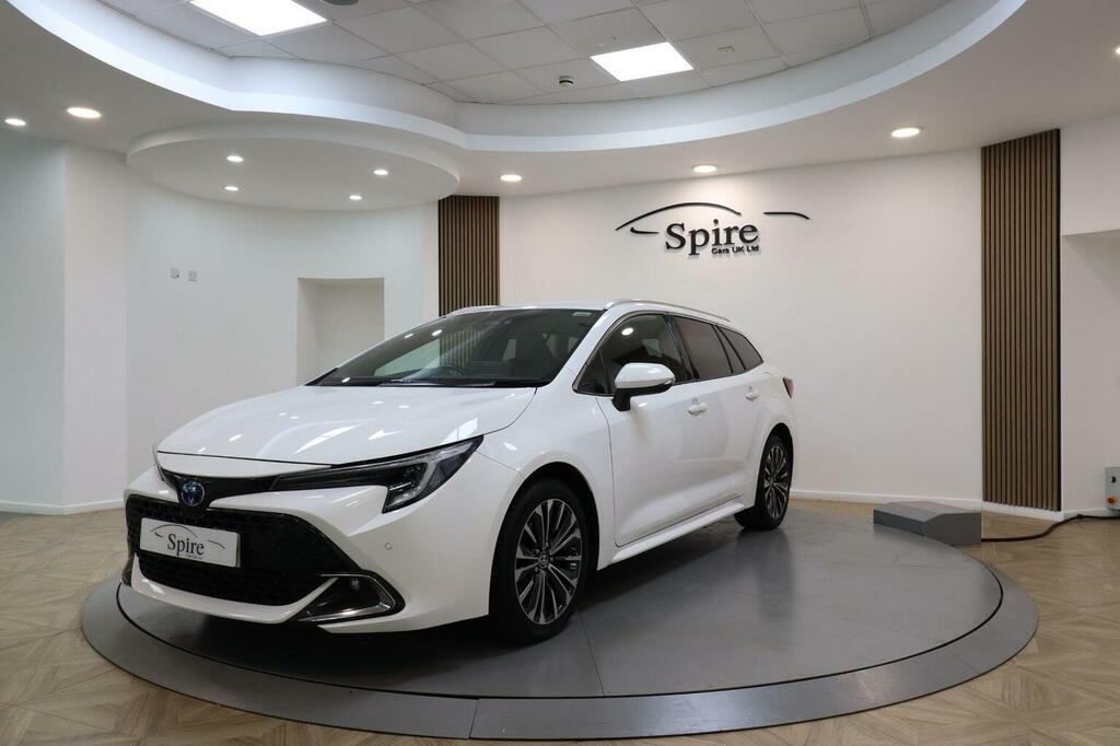 Toyota Corolla Estate 1.8 Vvt-h Design Touring Sports Cvt Euro 6 White