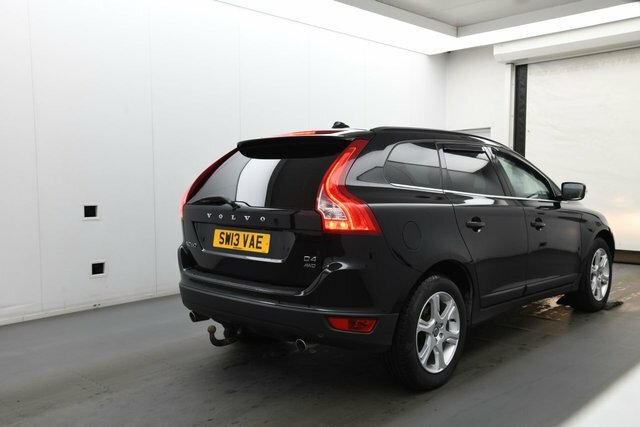 Volvo XC60 2.4 D5 R-design White #3