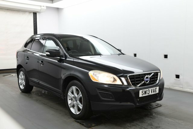 Volvo XC60 2.4 D5 R-design White #1
