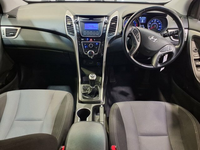 Hyundai I30 1.6 Crdi Active 201565 Black #7