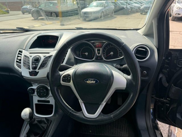 Ford Fiesta Zetec Black #12