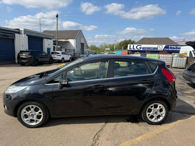 Ford Fiesta Zetec Hatchback Black #4