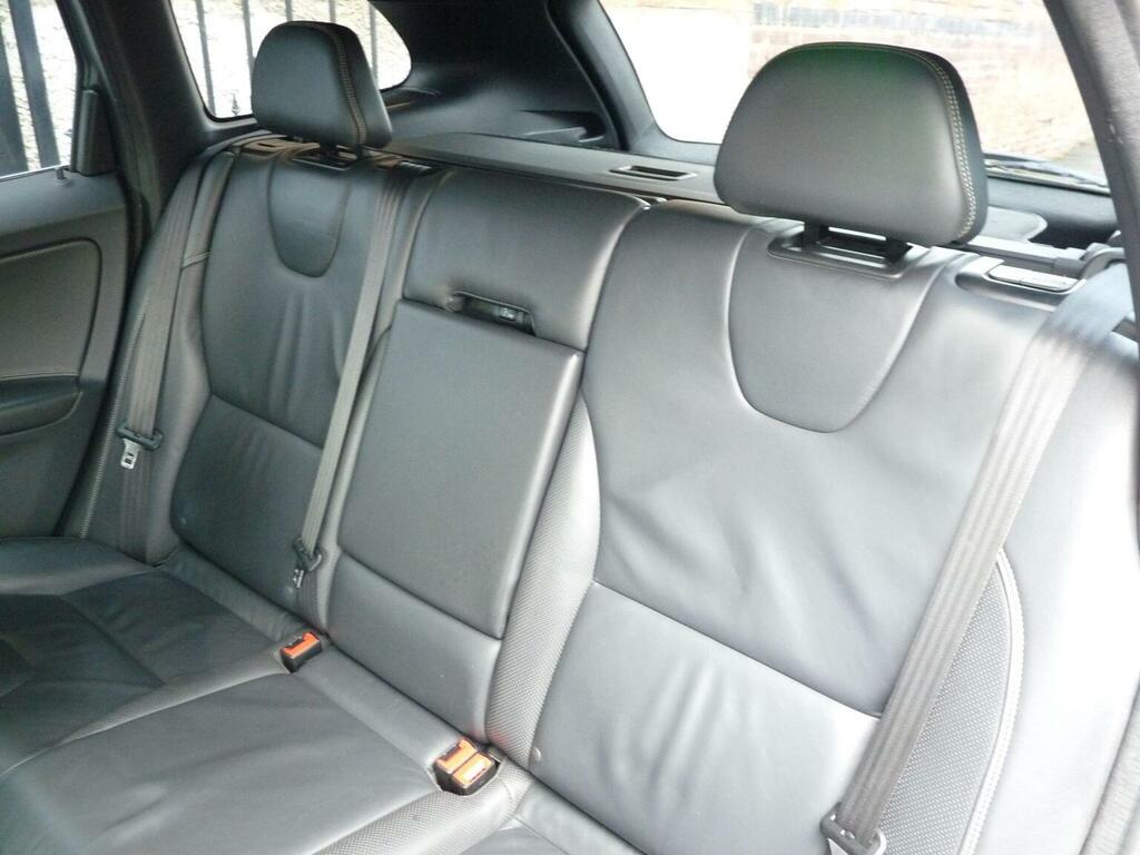 Volvo XC60 Suv Gold #26