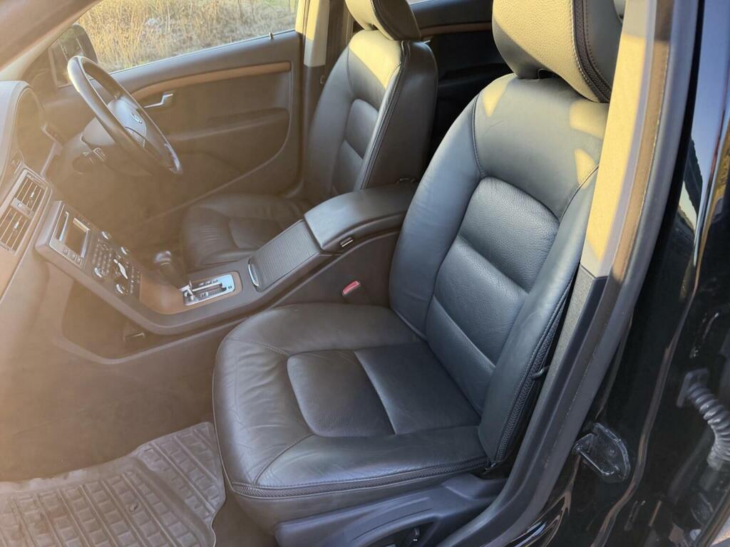 Volvo XC70 2.4 D5 Se Grey #43