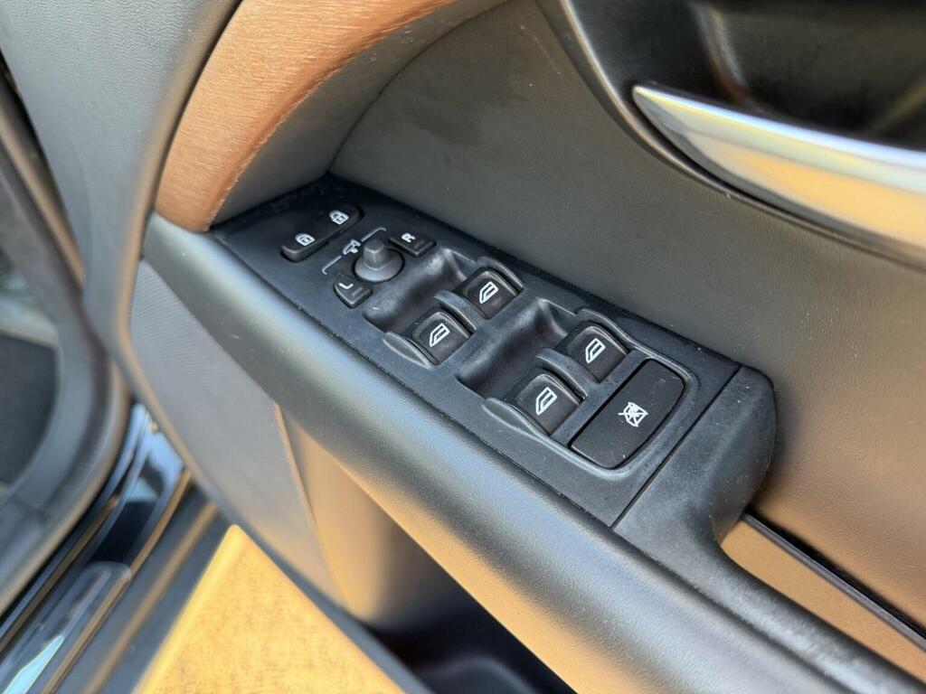 Volvo XC70 2.4 D5 Se Grey #32
