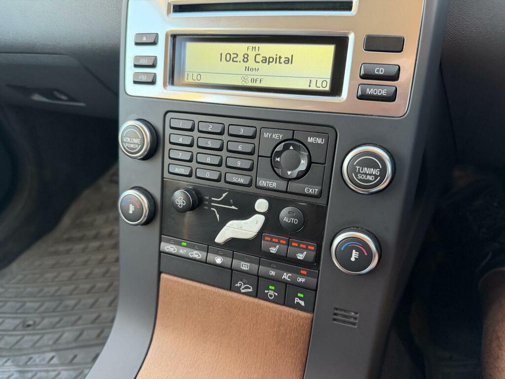 Volvo XC70 2.4 D5 Se Grey #59