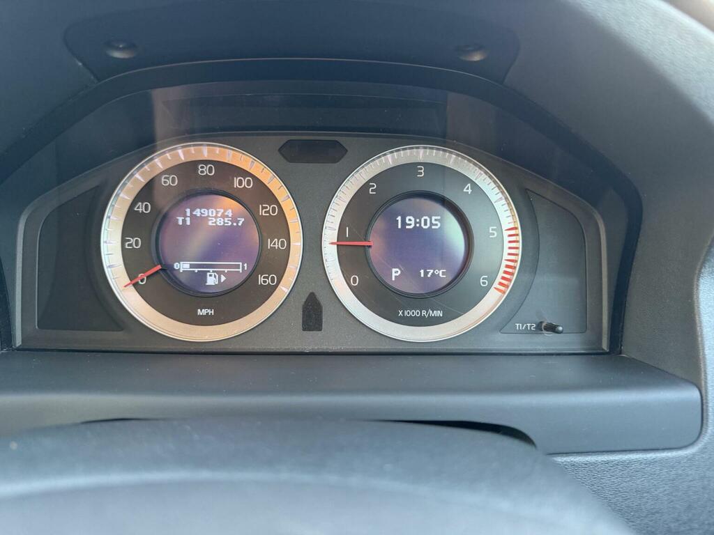 Volvo XC70 2.4 D5 Se Grey #56