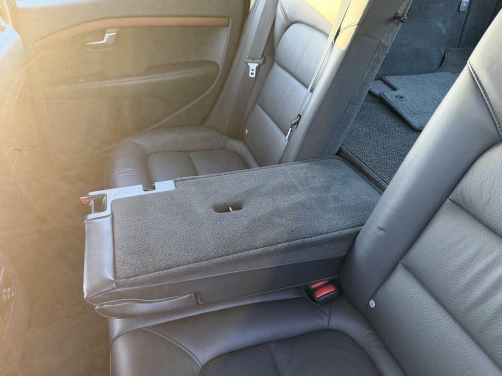 Volvo XC70 2.4 D5 Se Grey #39