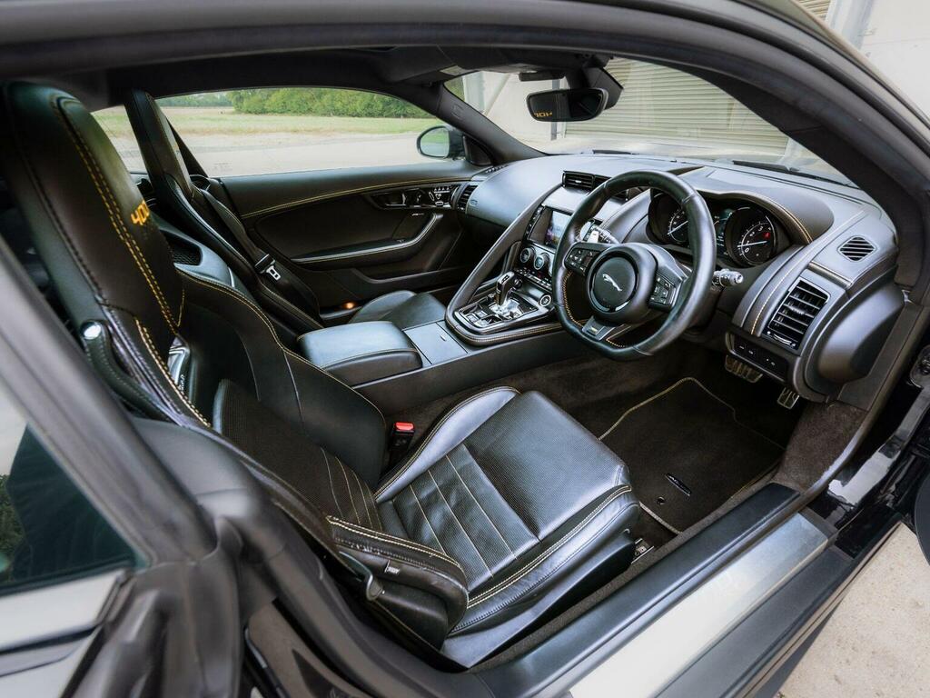 Jaguar F-Type 3L 400 Sport Black #39