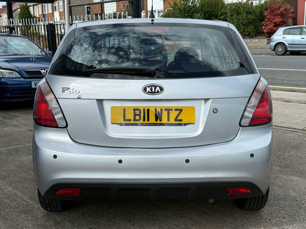 Kia RIO Hatchback 1.4 2 Ipd 201111 Silver #8