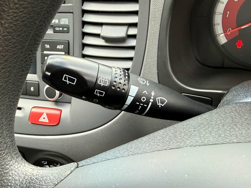 Kia RIO Hatchback 1.4 2 Ipd 201111 Silver #35