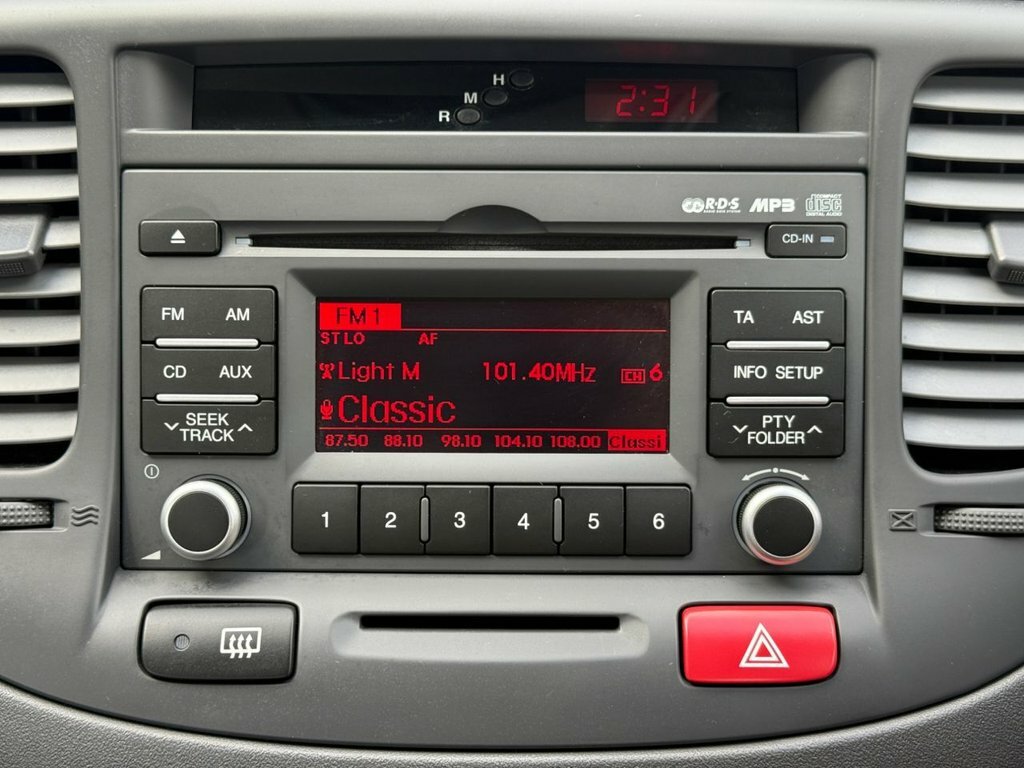 Kia RIO Hatchback 1.4 2 Ipd 201111 Silver #39