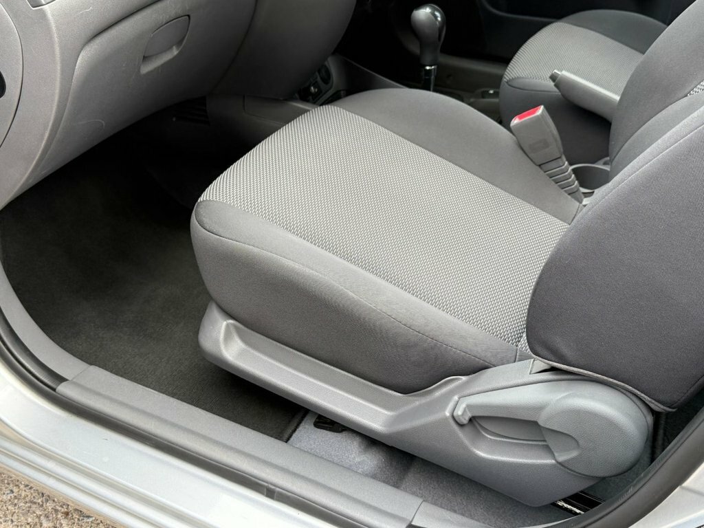 Kia RIO Hatchback 1.4 2 Ipd 201111 Silver #24