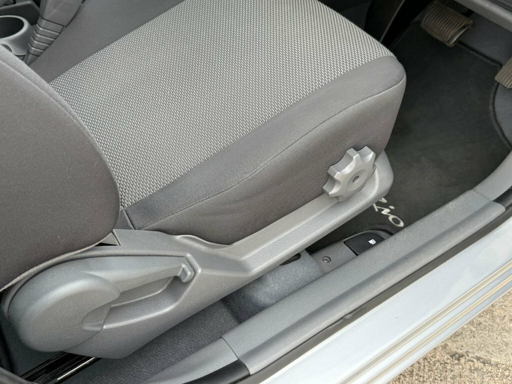 Kia RIO Hatchback 1.4 2 Ipd 201111 Silver #26