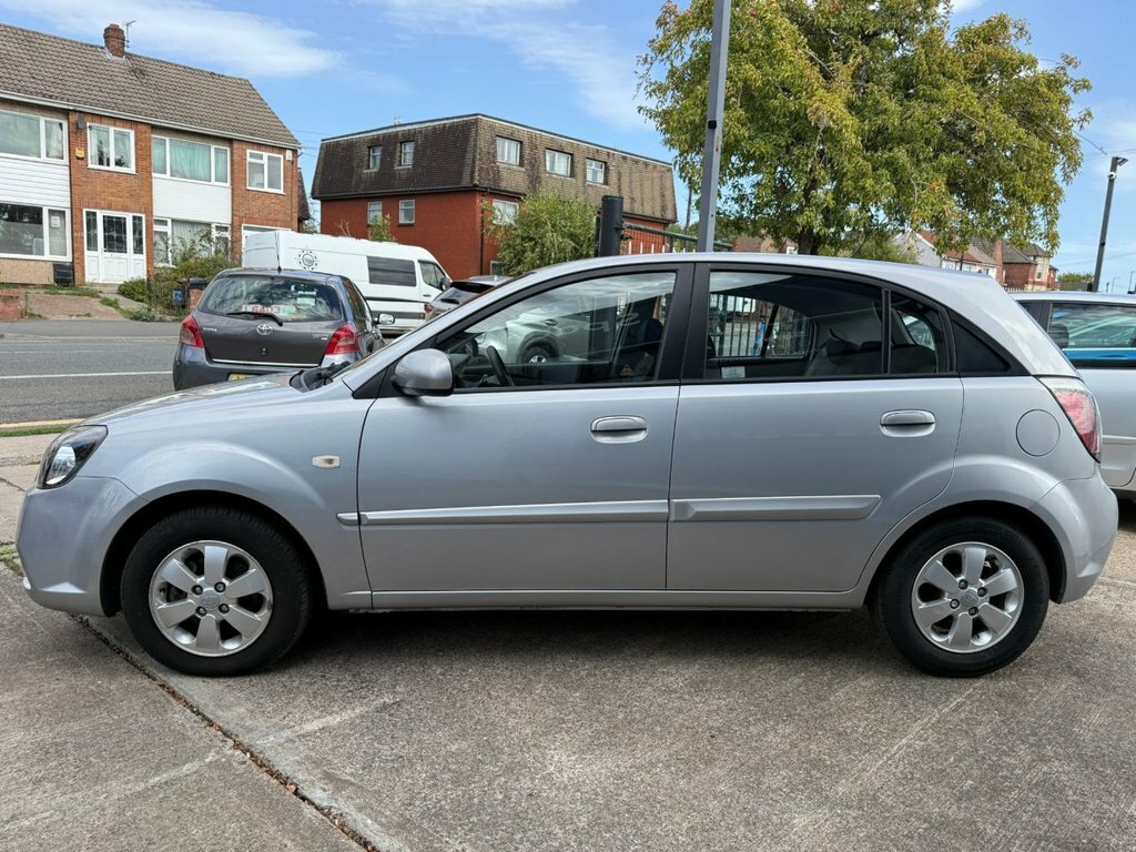 Kia RIO 2 Ipd Hatchback Silver #6