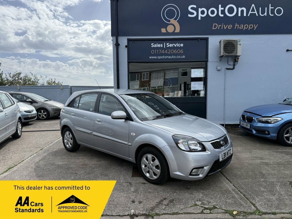 Kia RIO 2 Ipd Hatchback Silver