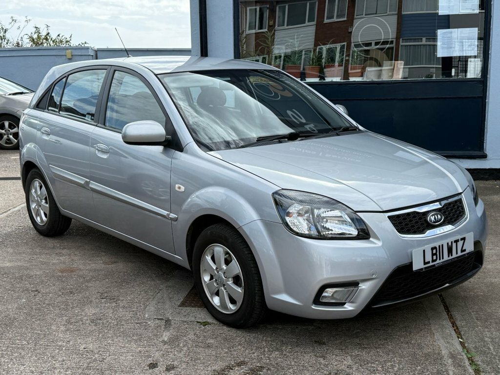 Kia RIO 2 Ipd Hatchback Silver #2