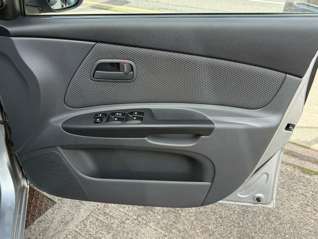 Kia RIO Hatchback 1.4 2 Ipd 201111 Silver #34