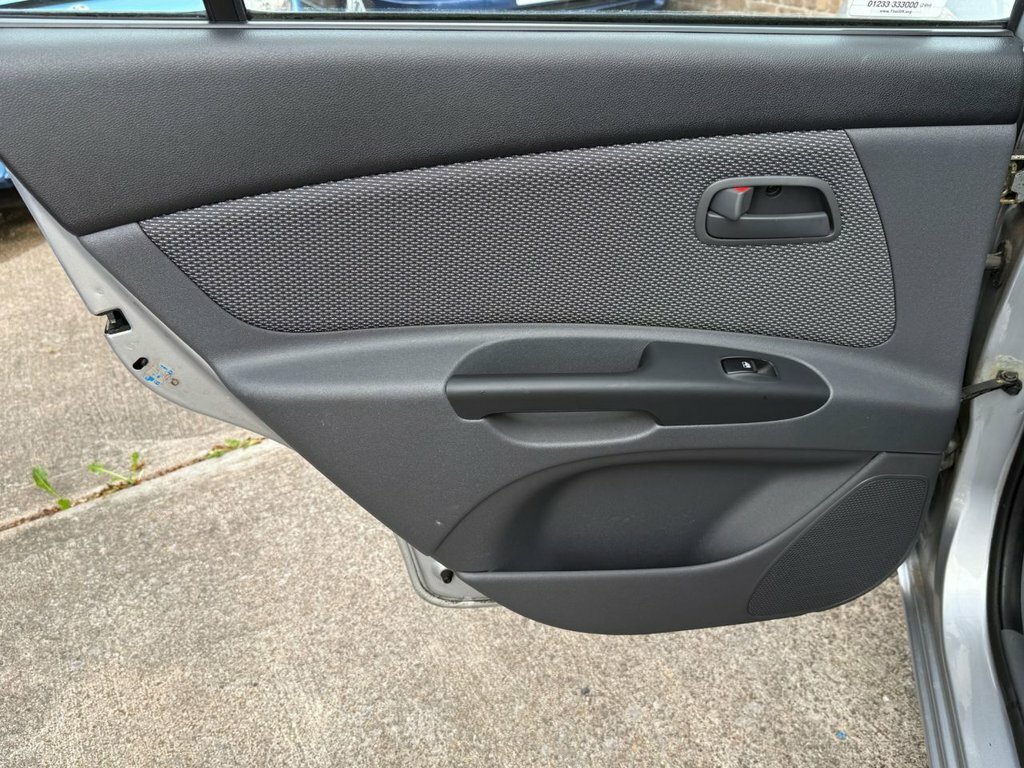 Kia RIO Hatchback 1.4 2 Ipd 201111 Silver #32