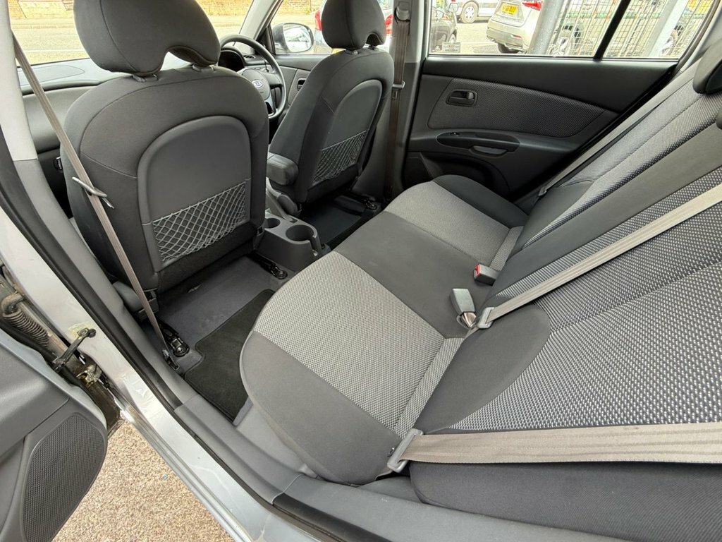 Kia RIO Hatchback 1.4 2 Ipd 201111 Silver #28