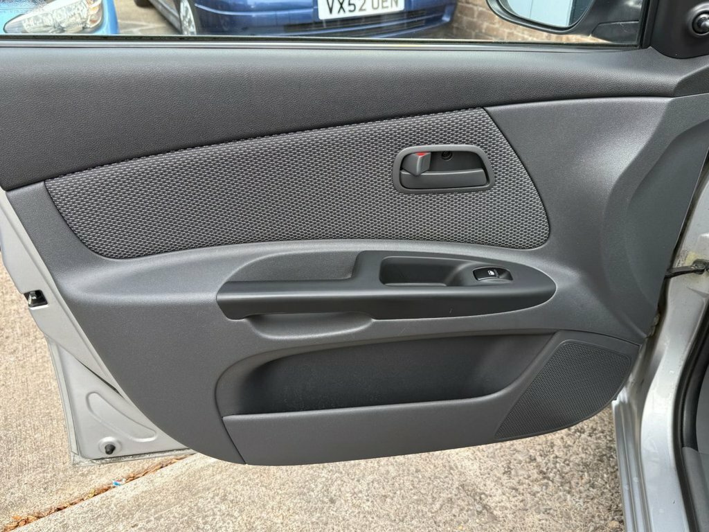 Kia RIO Hatchback 1.4 2 Ipd 201111 Silver #31