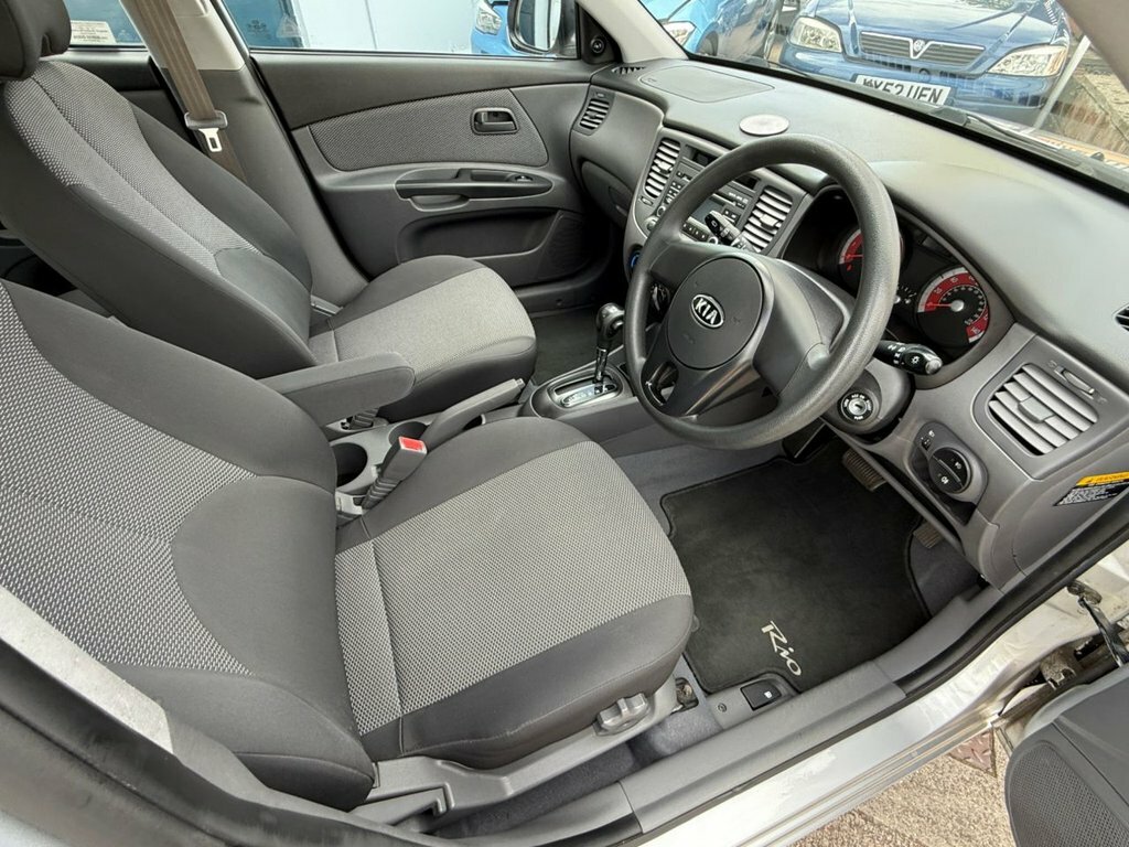 Kia RIO Hatchback 1.4 2 Ipd 201111 Silver #17