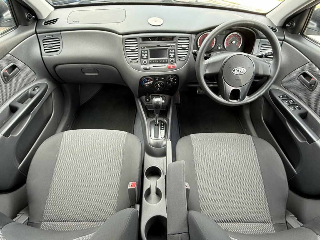 Kia RIO Hatchback 1.4 2 Ipd 201111 Silver #9