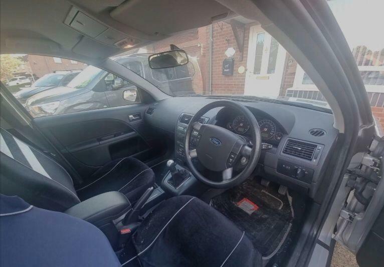 Ford Mondeo LX Silver #4