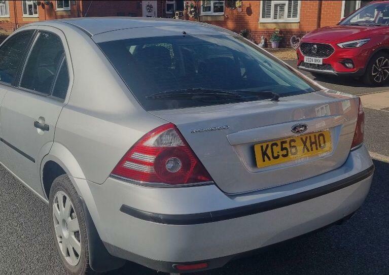 Ford Mondeo LX Silver #2